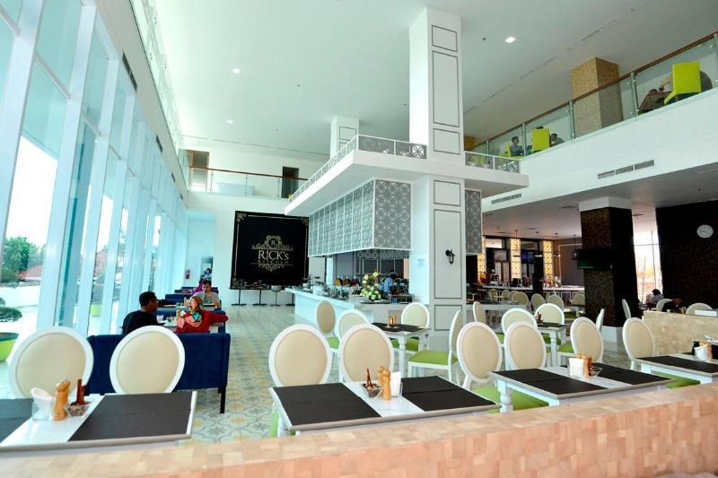 호텔 Odua Weston Jambi