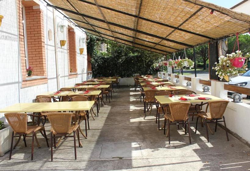 Отель Restaurant La Camargue