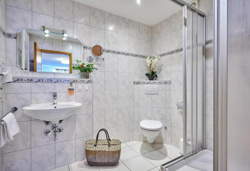 Отель Restaurant Zum Goldenen Anker Mit Hallenbad & Wellnessbereich