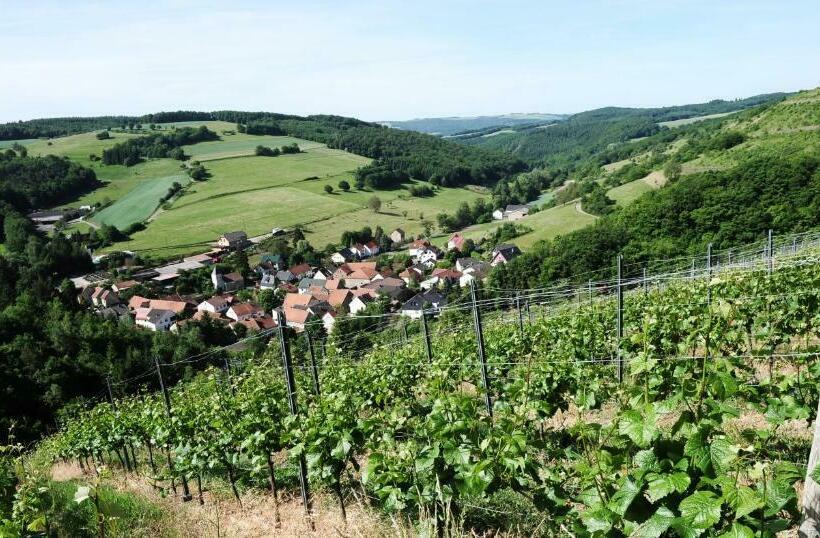 בית מלון כפרי Weingut Hees   Landgasthof Zum Jäger Aus Kurpfalz