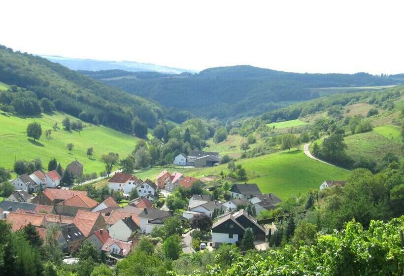 בית מלון כפרי Weingut Hees   Landgasthof Zum Jäger Aus Kurpfalz