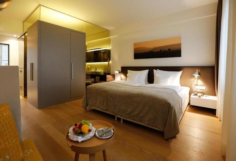 Отель Weinhaus Henninger