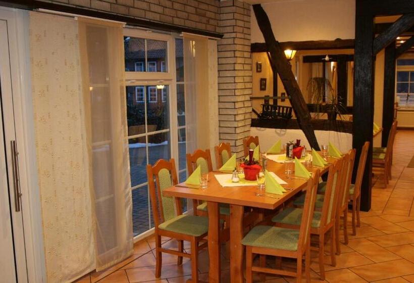 فندق Zum Landhaus Dannenbüttel