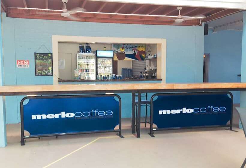 فندق على الطريق Buzers