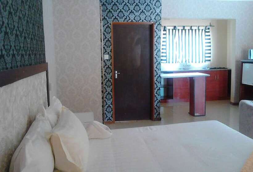 Pacific Conqueror Self Catering Units