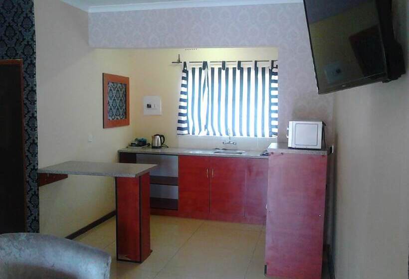 Pacific Conqueror Self Catering Units