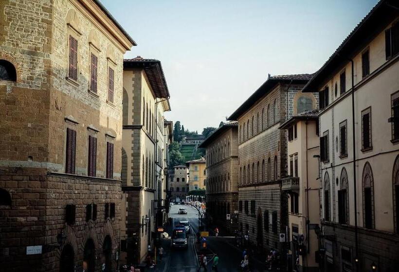 پانسیون Benci House