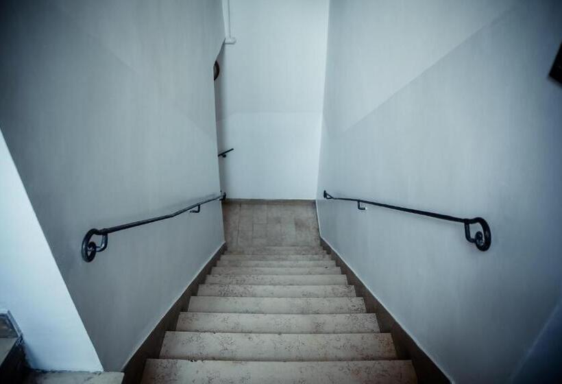 پانسیون Benci House