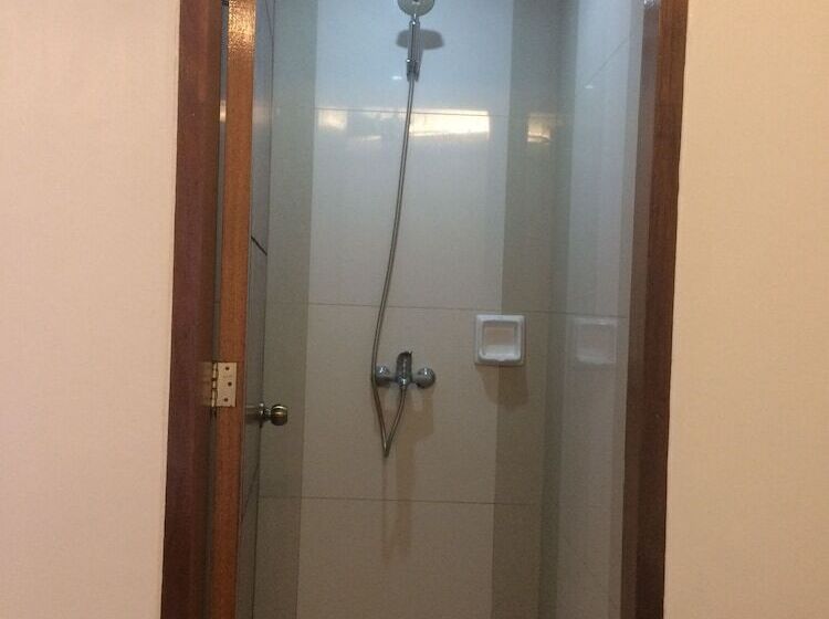 پانسیون Inngo Tourist Inn