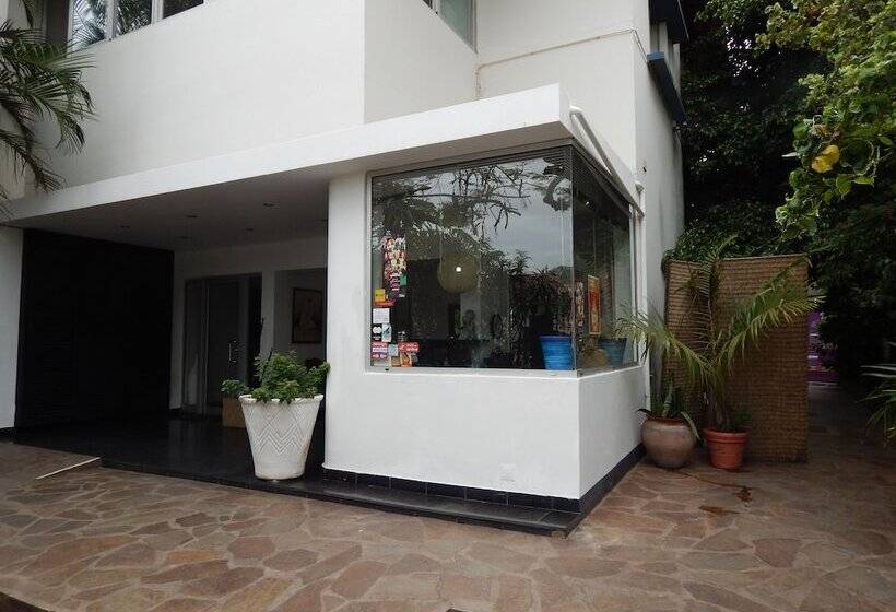 بنسيون Jacaranda Guesthouse