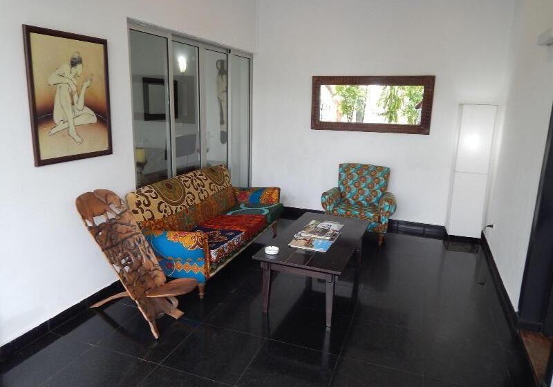 بنسيون Jacaranda Guesthouse