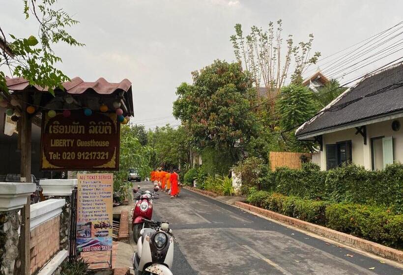 פנסיון Liberty Place