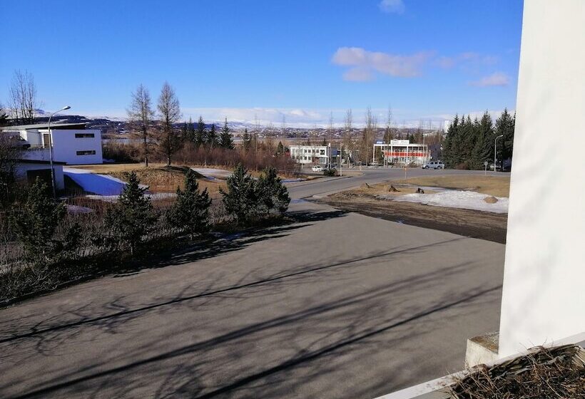 پانسیون Lyngas Guesthouse