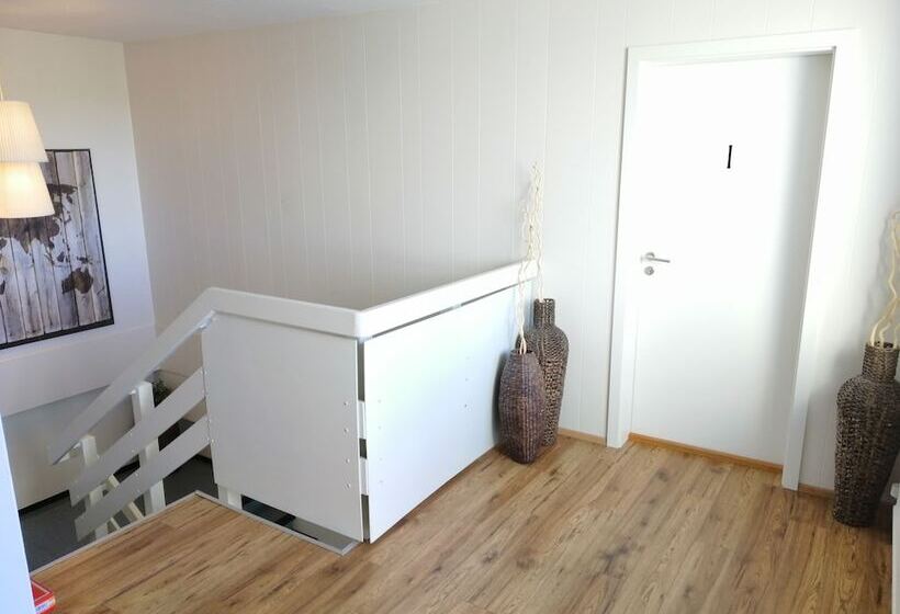 پانسیون Lyngas Guesthouse