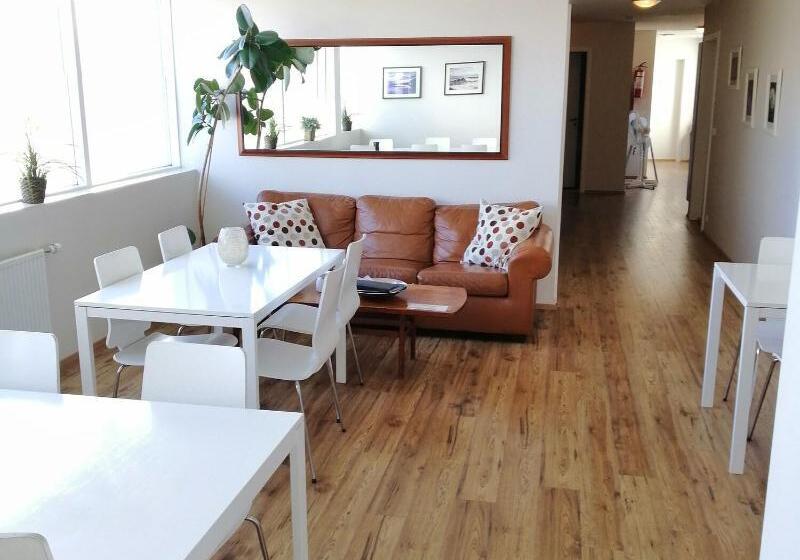 پانسیون Lyngas Guesthouse