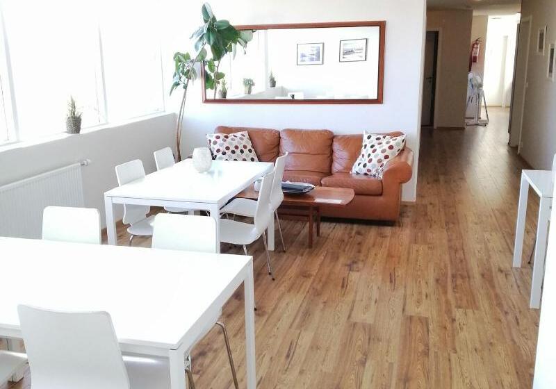 پانسیون Lyngas Guesthouse