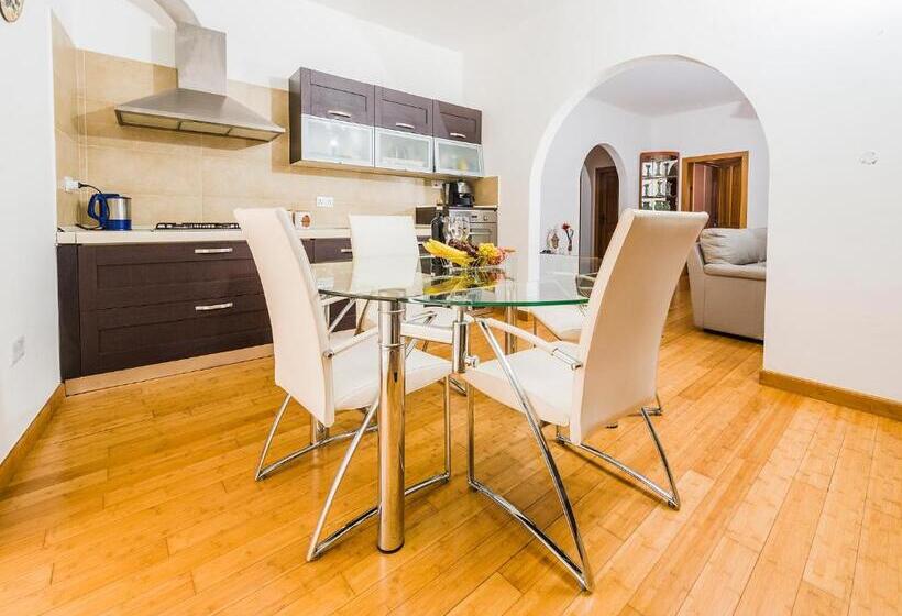 پانسیون Marble Arch Home