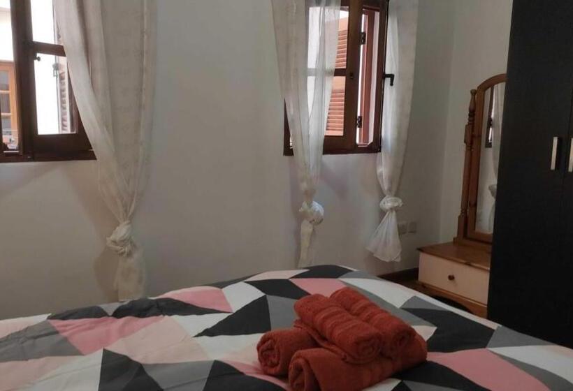 پانسیون Marble Arch Home