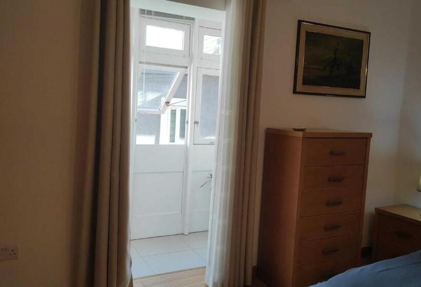 پانسیون Marble Arch Home