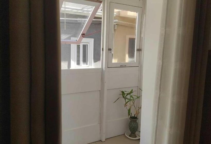 پانسیون Marble Arch Home