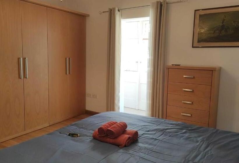 پانسیون Marble Arch Home