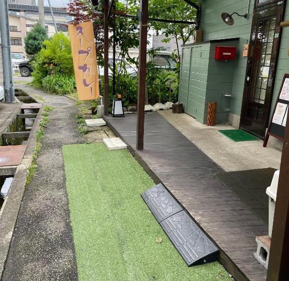 ペンション Thanyaporn House