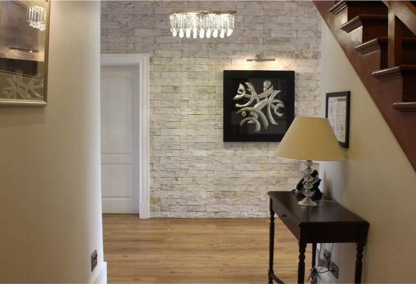 پانسیون The Gallery