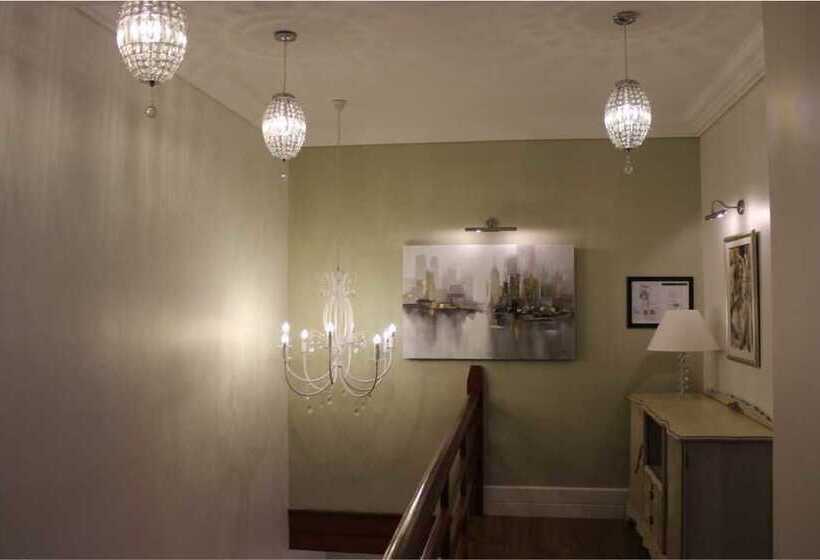 膳宿费 The Gallery