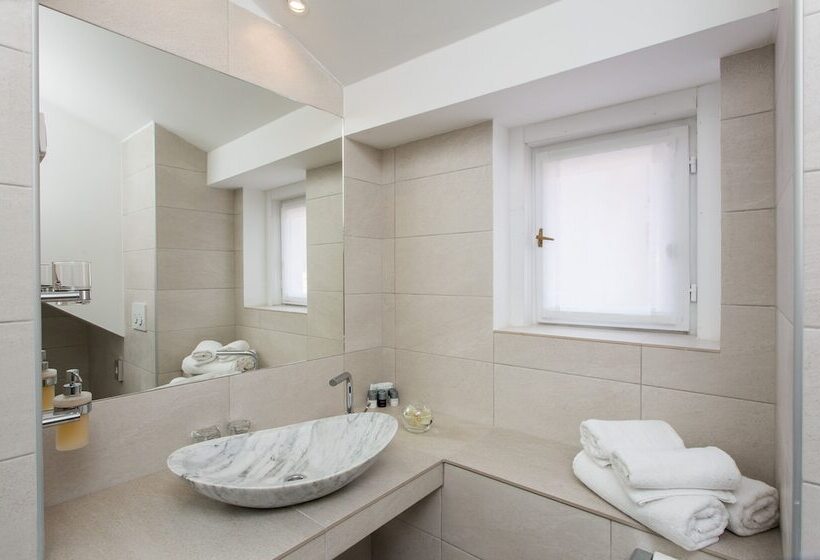 Klarisa Palace Rooms