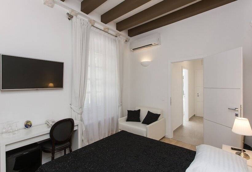 Klarisa Palace Rooms