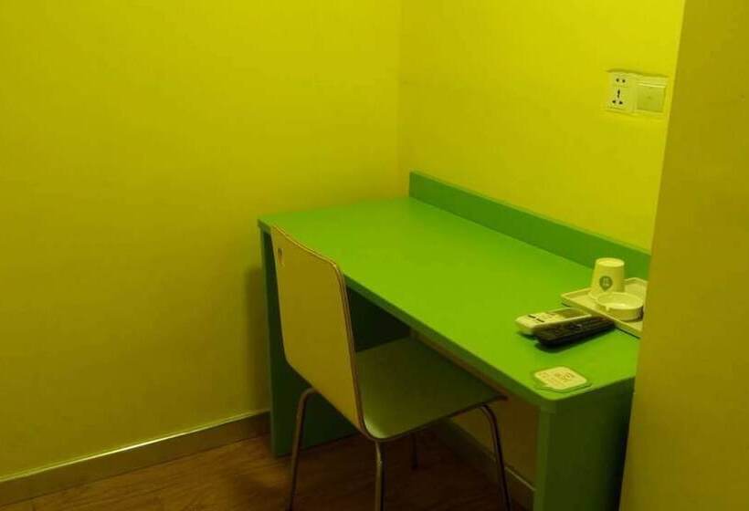 Yimi Hotel Changshou Metro Branch