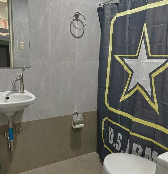 هاستل Camp Backpackers Port Barton