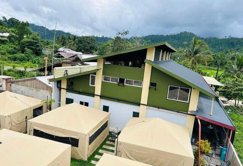 هاستل Camp Backpackers Port Barton