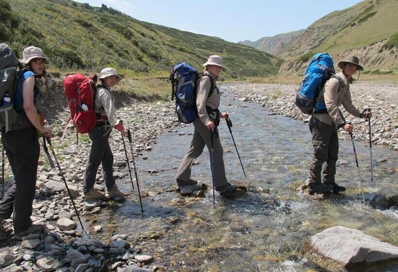 فندق صغير Uhum Guesthouse Nuratau Mountain