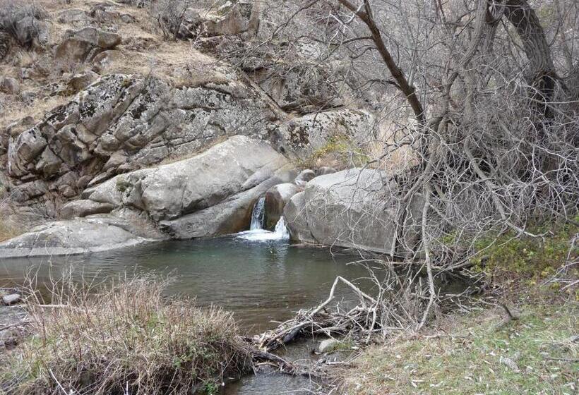 فندق صغير Uhum Guesthouse Nuratau Mountain