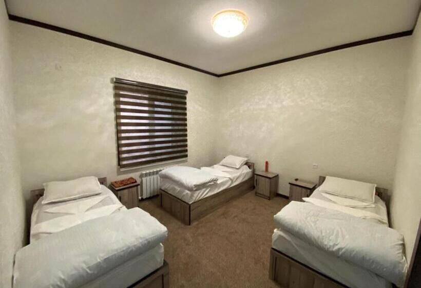 فندق صغير Uhum Guesthouse Nuratau Mountain