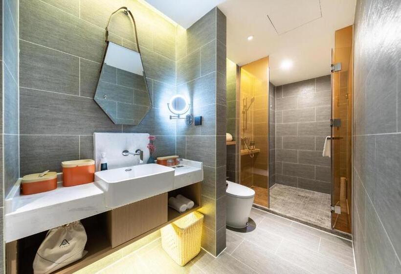 Atour Hotel Guiyang Guanshan Lake City Government