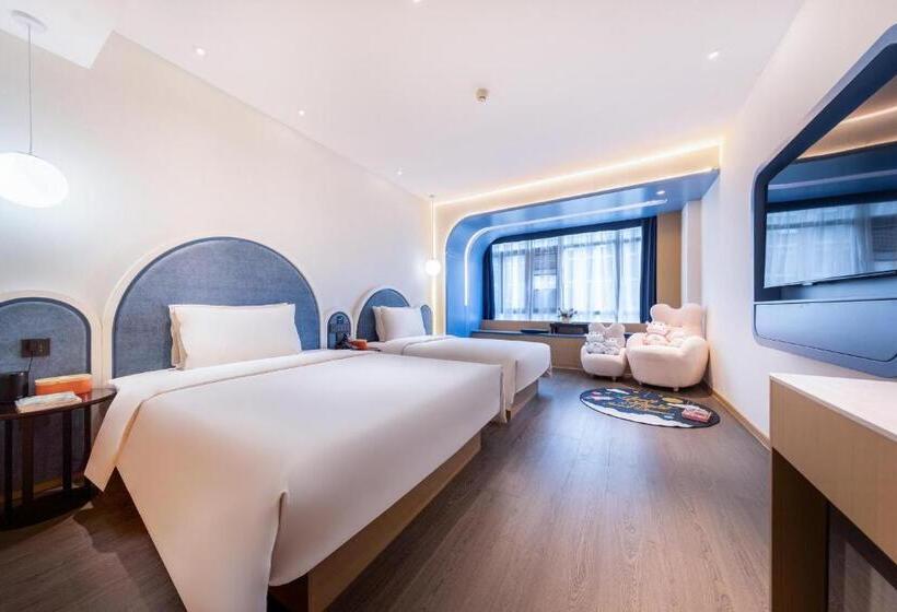 Atour Hotel Guiyang Guanshan Lake City Government