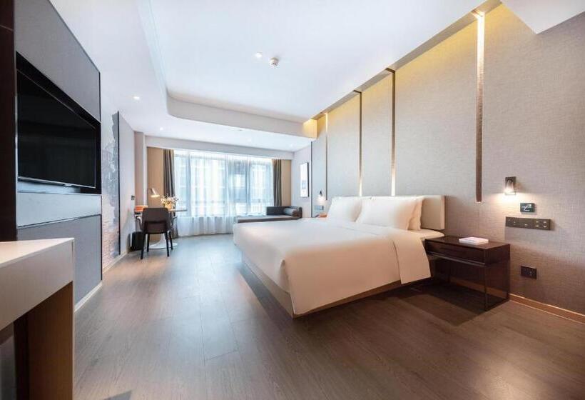 Atour Hotel Guiyang Guanshan Lake City Government