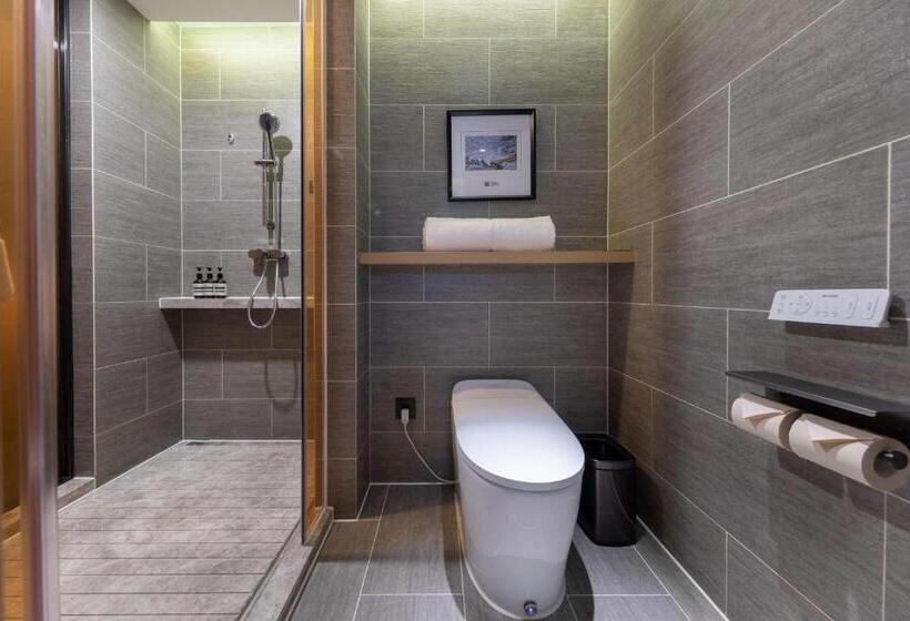 Atour Hotel Guiyang Guanshan Lake City Government