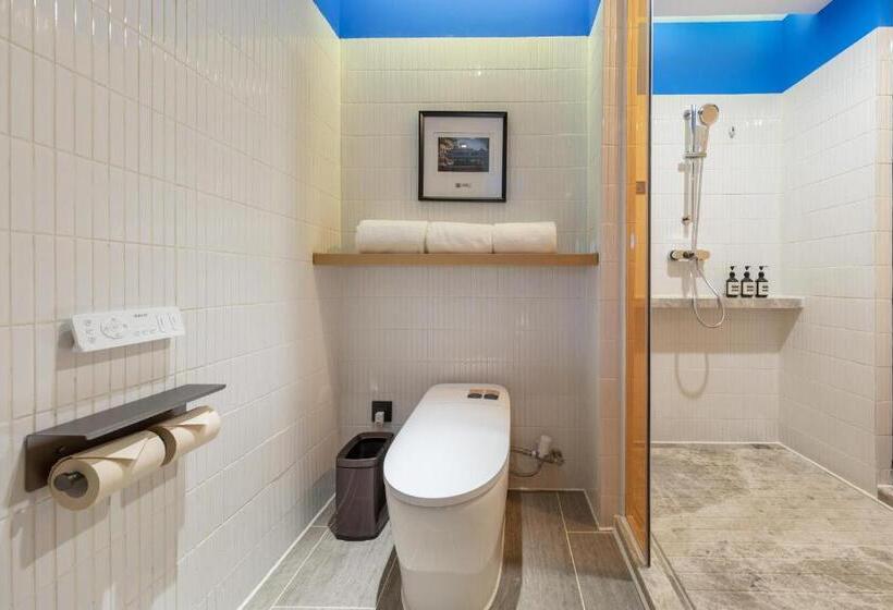 Atour Hotel Guiyang Guanshan Lake City Government