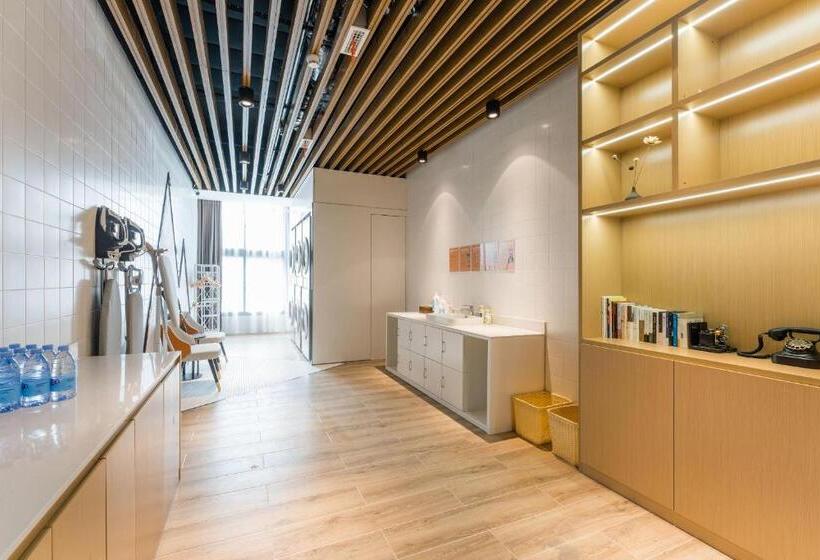 Atour Hotel Nanchang Red Valley Beach Qiushui Plaza