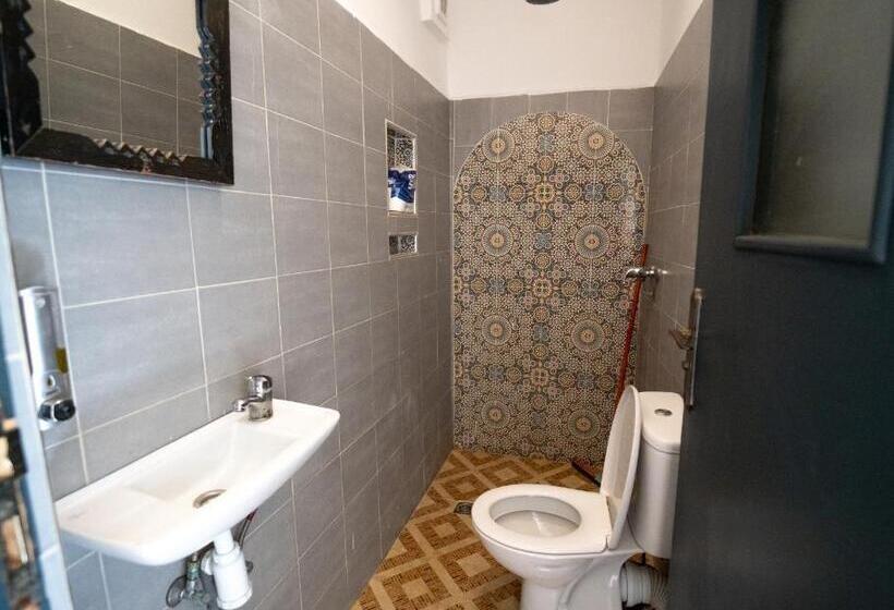 تختخواب و صبحانه Adventurekeys Surf Yoga Cowork