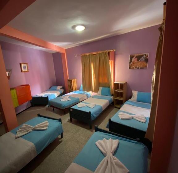 تختخواب و صبحانه Adventurekeys Surf Yoga Cowork