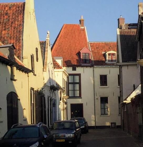 住宿加早餐 De Buurvrouw Nr.18