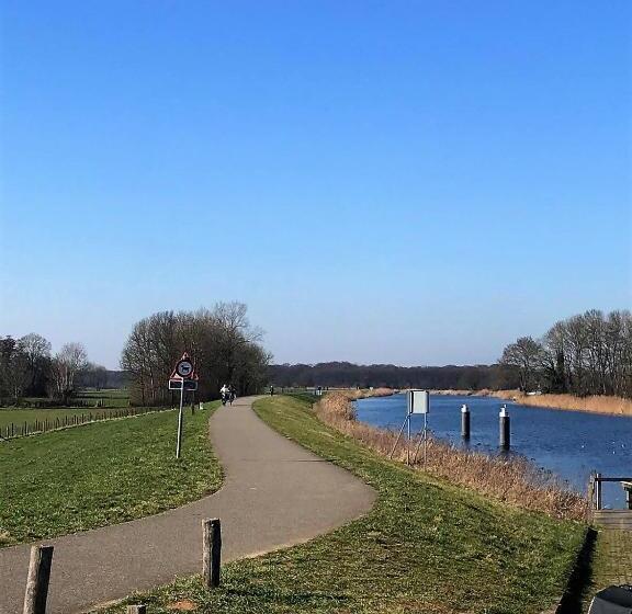 住宿加早餐 De Buurvrouw Nr.18