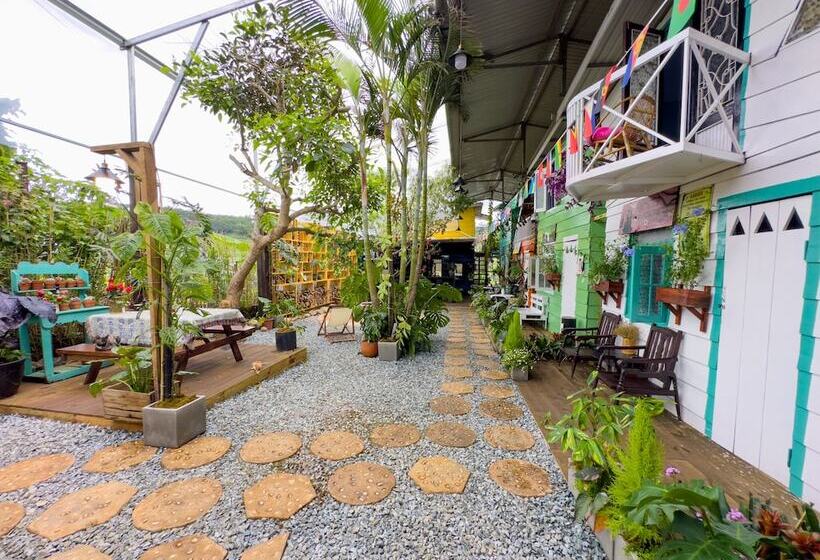 تختخواب و صبحانه Gio Homestay