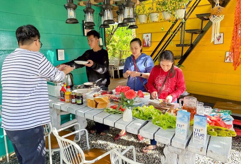 تختخواب و صبحانه Gio Homestay