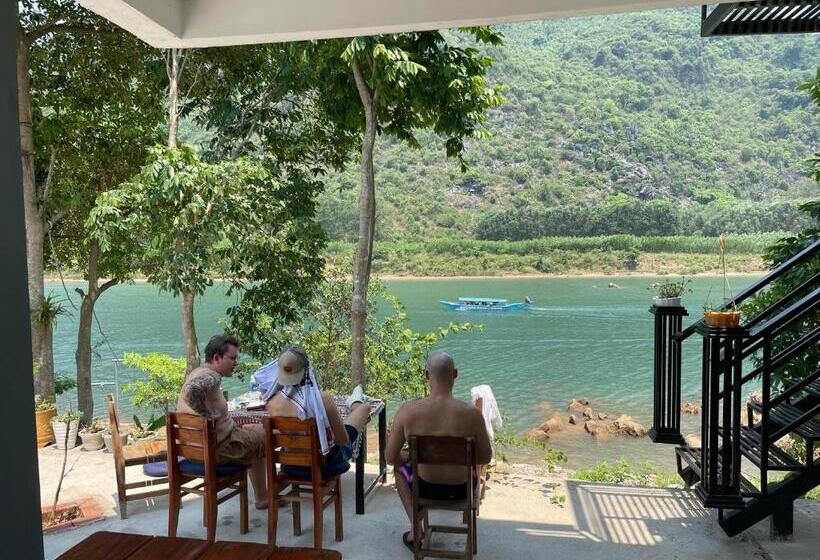 تختخواب و صبحانه Little Rock Homestay