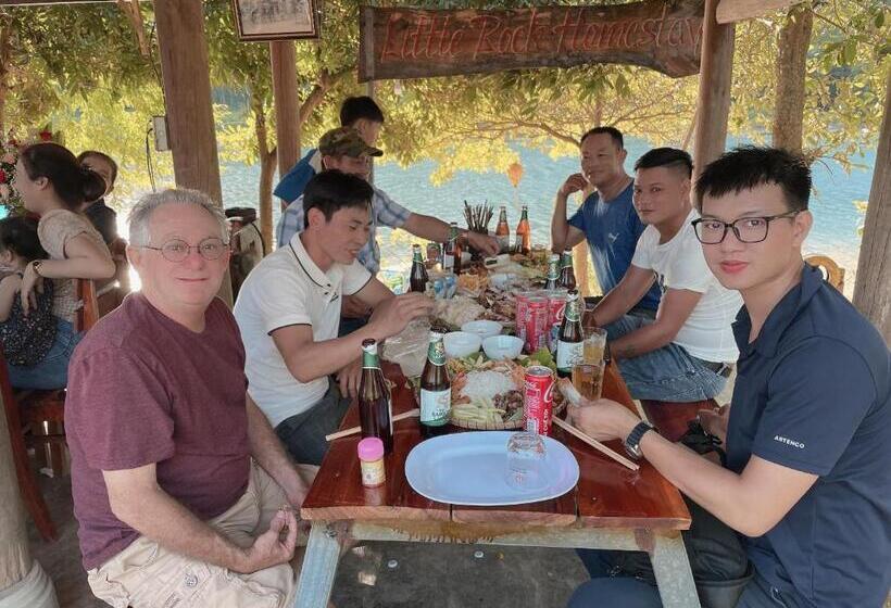 تختخواب و صبحانه Little Rock Homestay